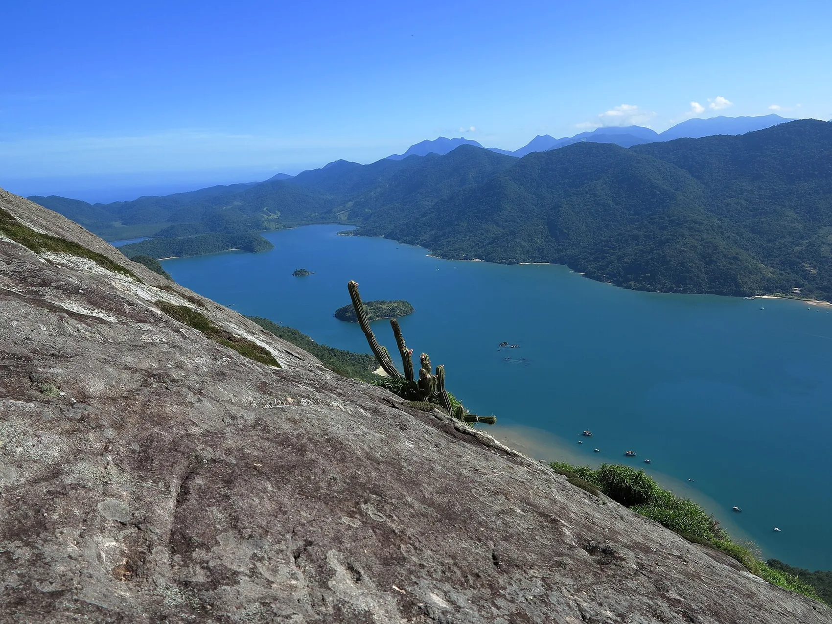 The view from the Pico do Mamanguá over the ria